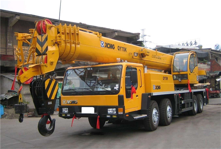 梁子湖区吊车出租选择重点