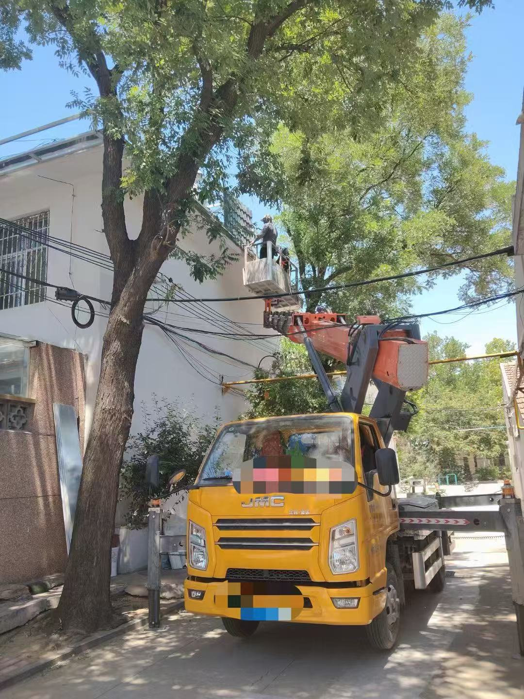 梁子湖区高空作业车能吊装重物吗？最大承载多少公斤？