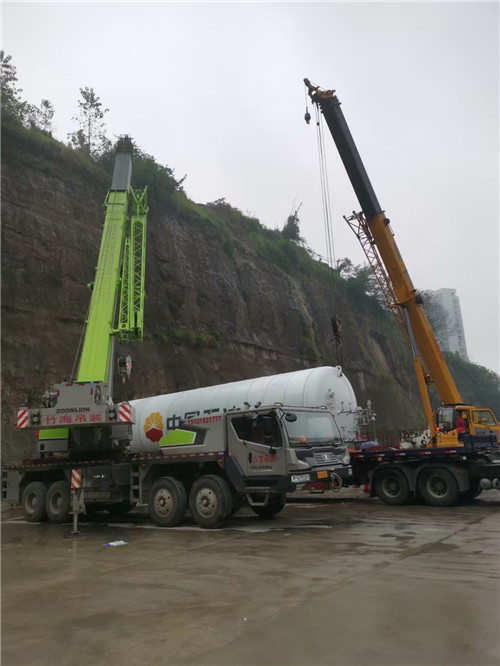 梁子湖区“不怕风雨冻”—— 吊车的 “恶劣环境适应” 技术