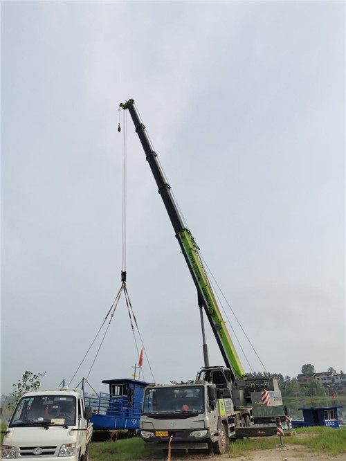 梁子湖区桥梁建设吊装案例